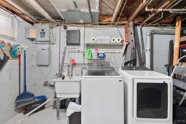 40 Elderkin Avenue, Camillus, NY 13031