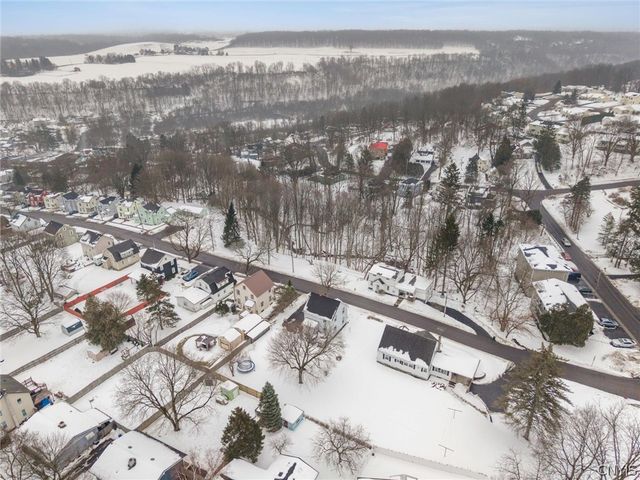 40 Elderkin Avenue, Camillus, NY 13031