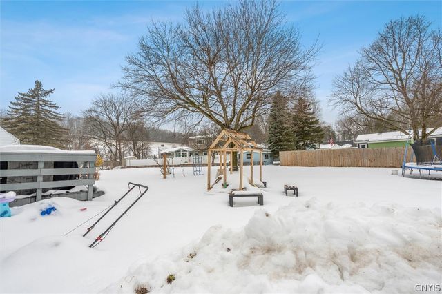 40 Elderkin Avenue, Camillus, NY 13031