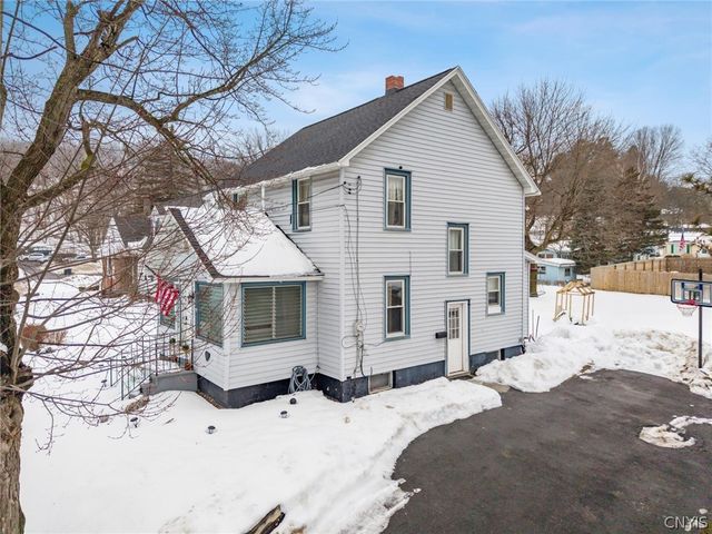 40 Elderkin Avenue, Camillus, NY 13031