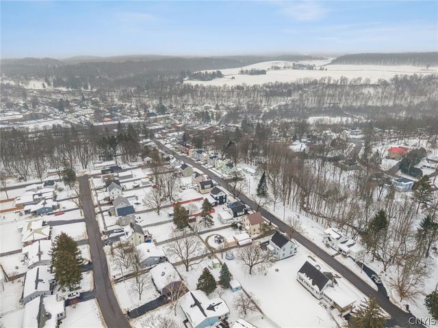 40 Elderkin Avenue, Camillus, NY 13031