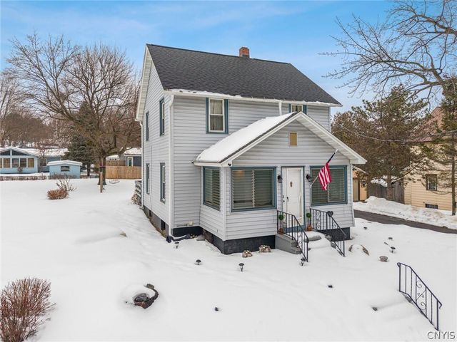 40 Elderkin Avenue, Camillus, NY 13031