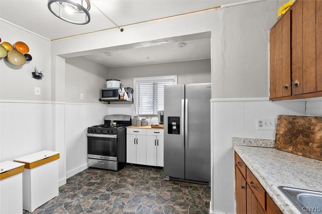 40 Elderkin Avenue, Camillus, NY 13031