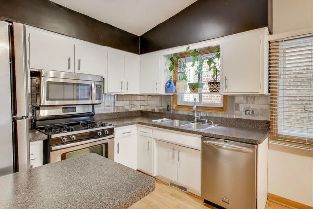 7843 Massasoit Avenue, Burbank, IL 60459