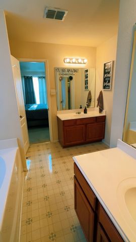 2018 Cliffside Drive, Arlington, TX 76018