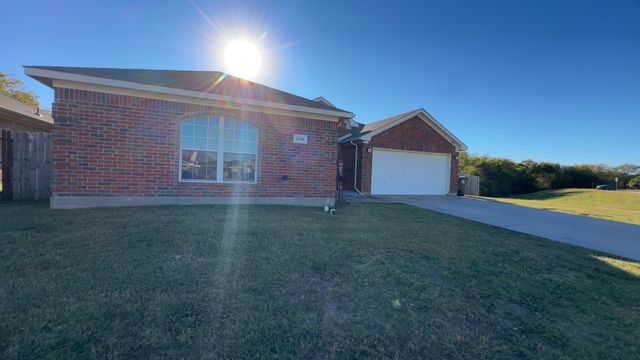 2018 Cliffside Drive, Arlington, TX 76018