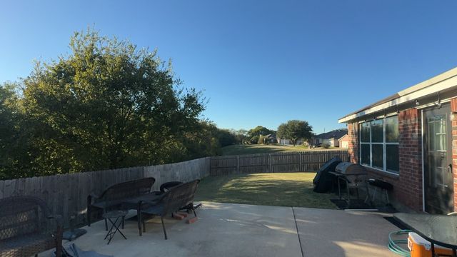 2018 Cliffside Drive, Arlington, TX 76018