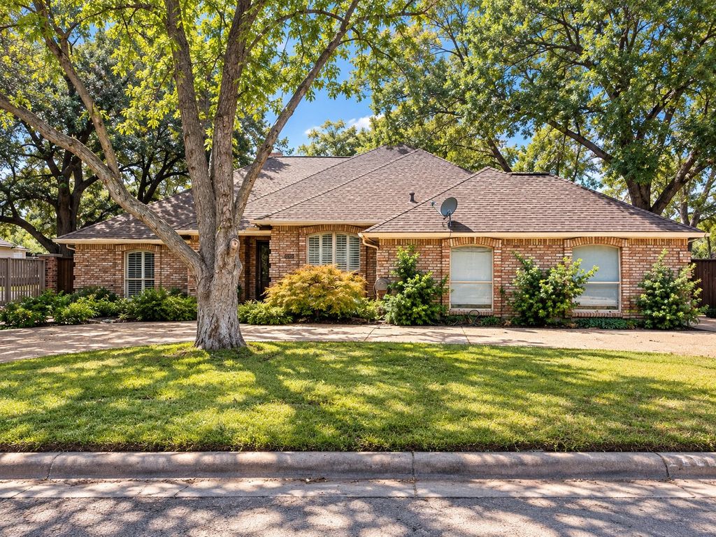 7056 Allen Place Drive, Fort Worth, TX 76116 — exterior