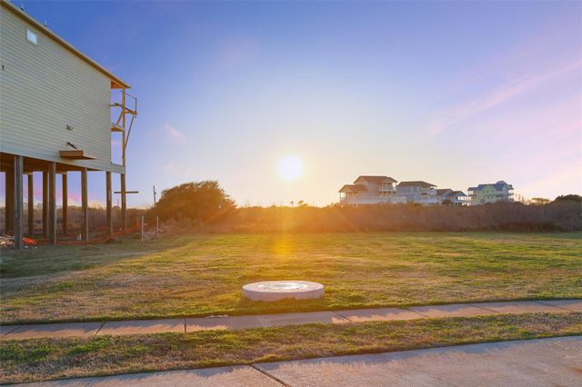 25730 Bay Breeze Drive, Galveston, TX 77554