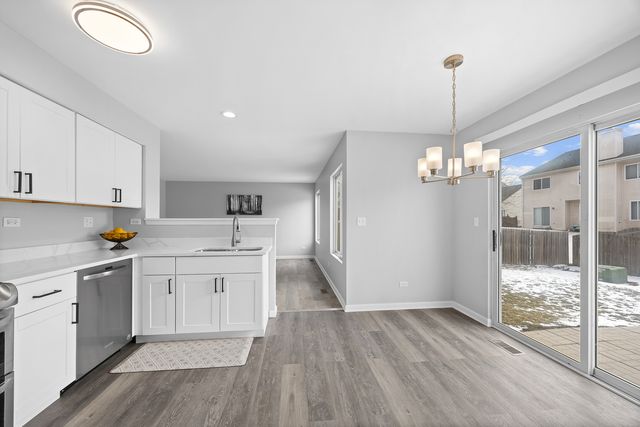 631 Kingsbrooke Crossing, Bolingbrook, IL 60440