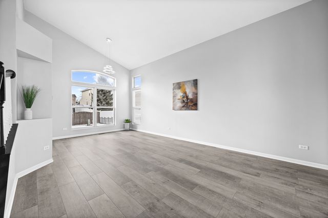 631 Kingsbrooke Crossing, Bolingbrook, IL 60440