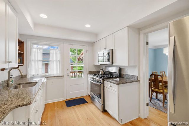 679 Neff Road, Grosse Pointe, MI 48230