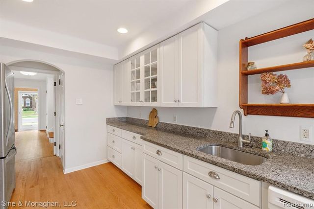 679 Neff Road, Grosse Pointe, MI 48230