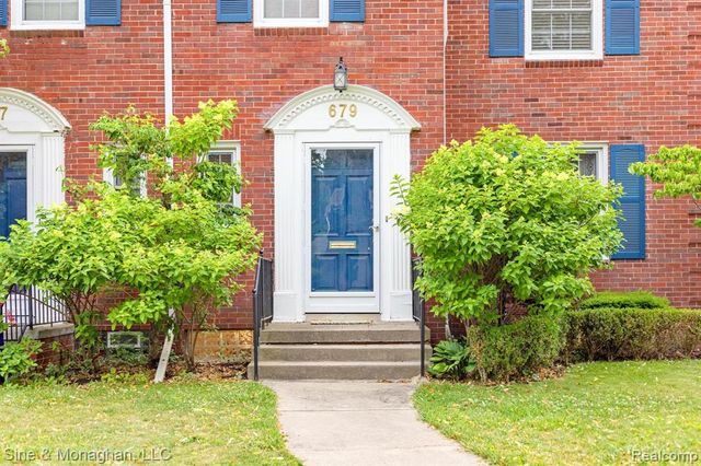 679 Neff Road, Grosse Pointe, MI 48230