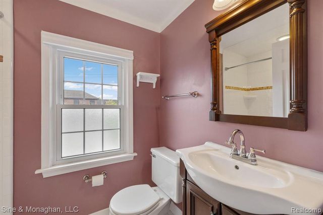 679 Neff Road, Grosse Pointe, MI 48230