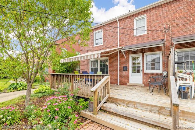 679 Neff Road, Grosse Pointe, MI 48230