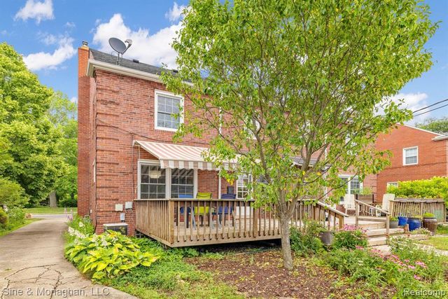 679 Neff Road, Grosse Pointe, MI 48230