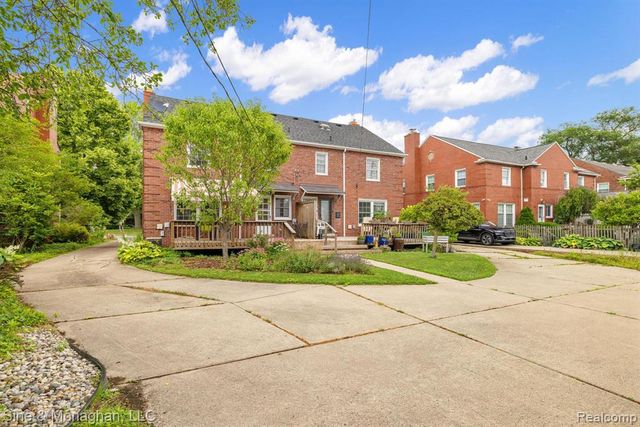 679 Neff Road, Grosse Pointe, MI 48230