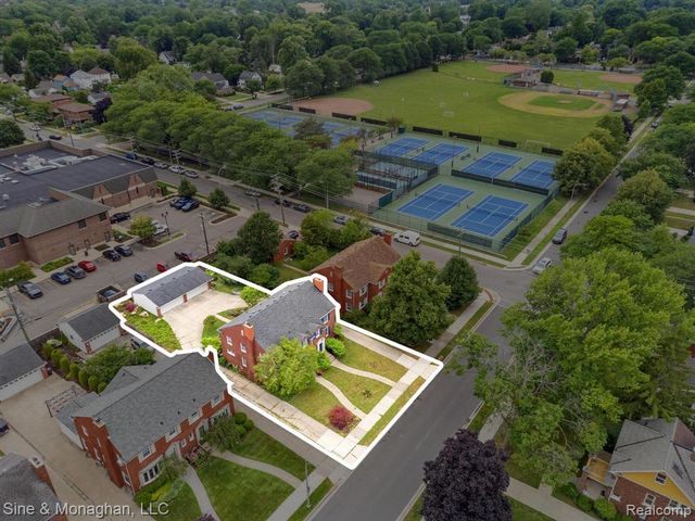 679 Neff Road, Grosse Pointe, MI 48230