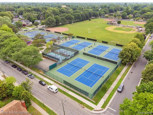 679 Neff Road, Grosse Pointe, MI 48230