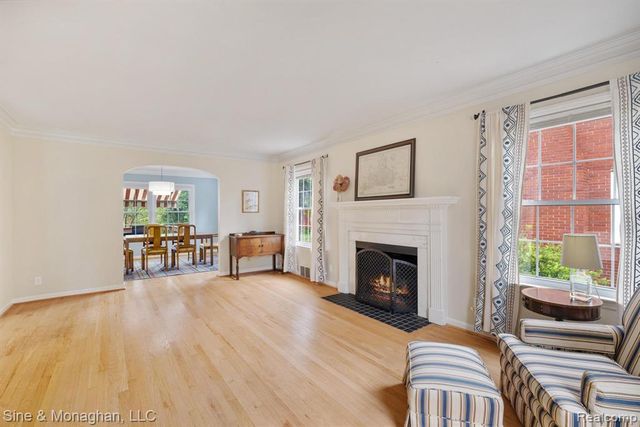 679 Neff Road, Grosse Pointe, MI 48230