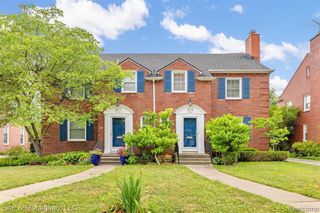 679 Neff Road, Grosse Pointe, MI 48230