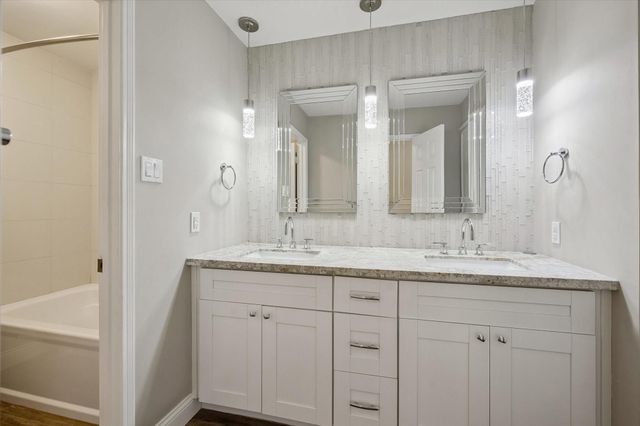 3019 Triway Lane, Houston, TX 77043