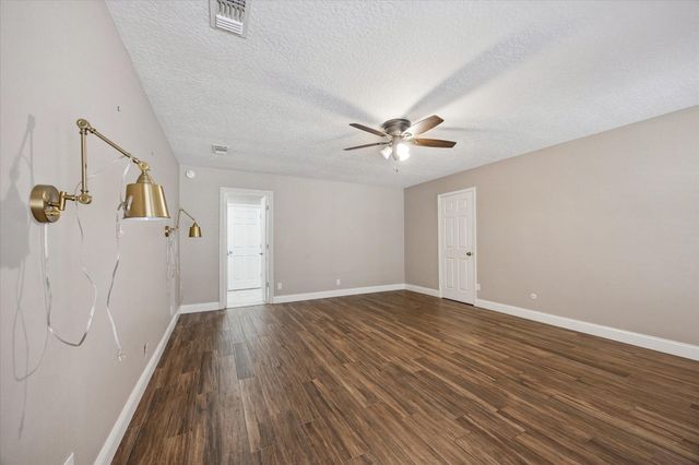 3019 Triway Lane, Houston, TX 77043