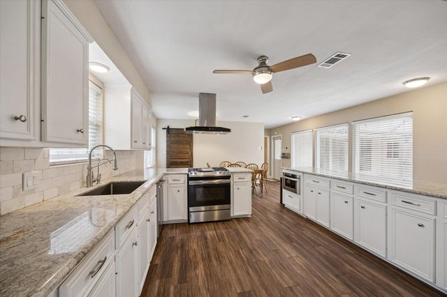 3019 Triway Lane, Houston, TX 77043