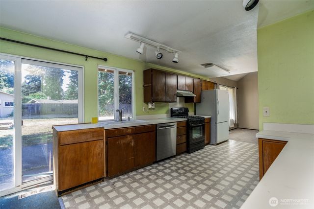 7914 6th Avenue SE, Lacey, WA 98503