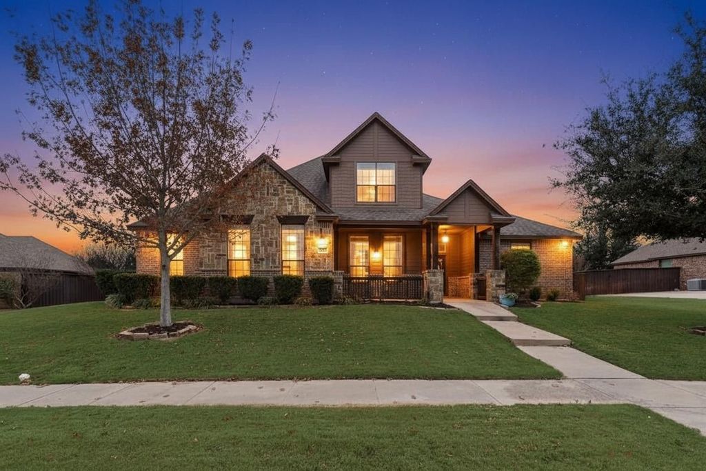 311 Covington Lane, Ovilla, TX 75154