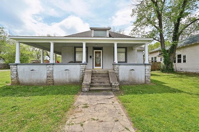 620 E Twin Springs, Siloam Springs, AR 72761