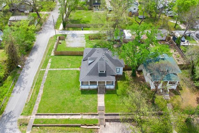 620 E Twin Springs, Siloam Springs, AR 72761