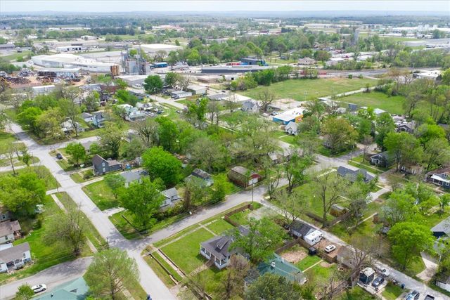 620 E Twin Springs, Siloam Springs, AR 72761
