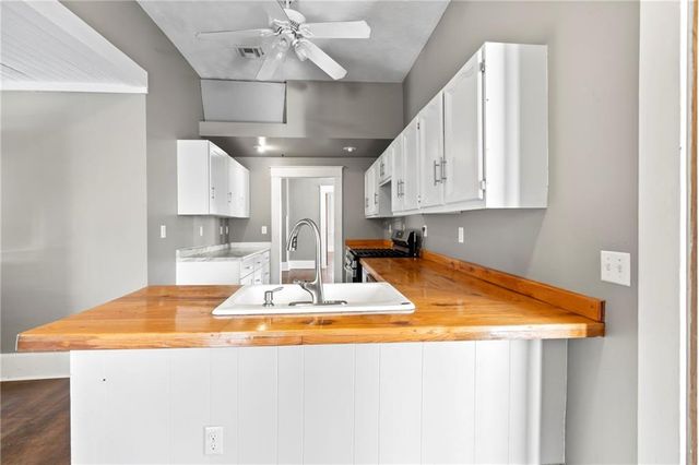 620 E Twin Springs, Siloam Springs, AR 72761