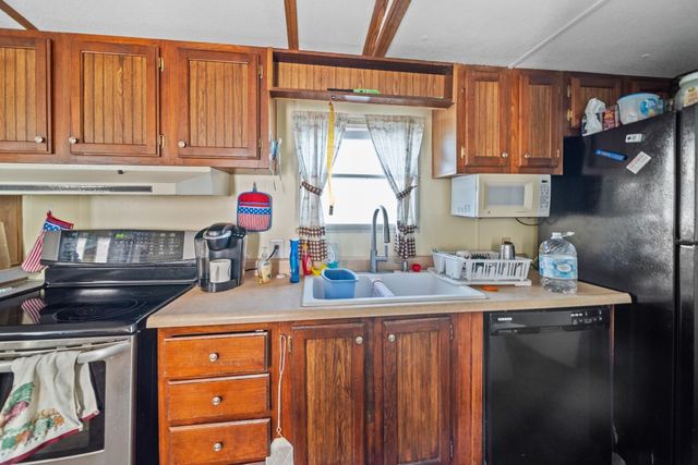 15287 AIRPORT Road, Linesville, PA 16424