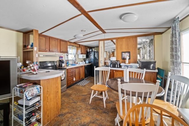 15287 AIRPORT Road, Linesville, PA 16424