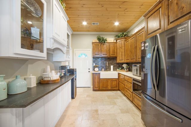 140 State Highway 19, Huntsville, TX 77340