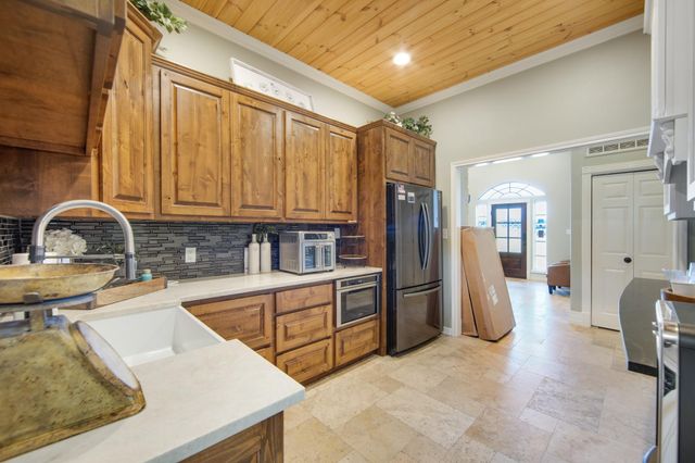 140 State Highway 19, Huntsville, TX 77340