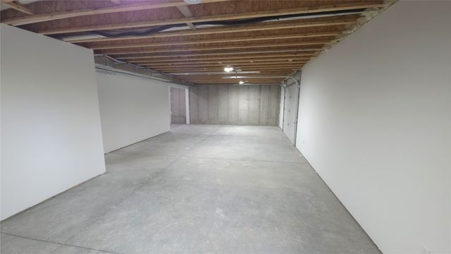 1411 13th Avenue, Belle Plaine, IA 52208
