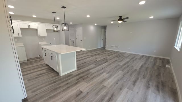 1411 13th Avenue, Belle Plaine, IA 52208