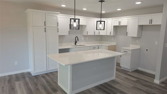 1411 13th Avenue, Belle Plaine, IA 52208