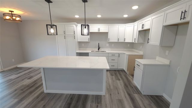 1411 13th Avenue, Belle Plaine, IA 52208
