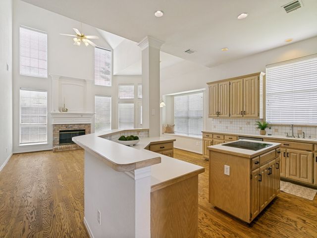 434 Waterside Drive, Irving, TX 75063