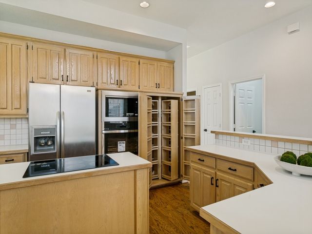 434 Waterside Drive, Irving, TX 75063