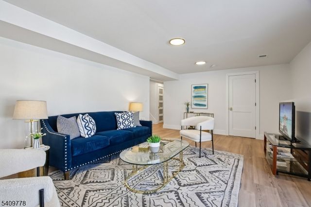 91 Warren Rd, West Orange Twp., NJ 07052