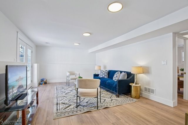 91 Warren Rd, West Orange Twp., NJ 07052