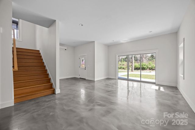 91 Glendale Avenue, Asheville, NC 28803