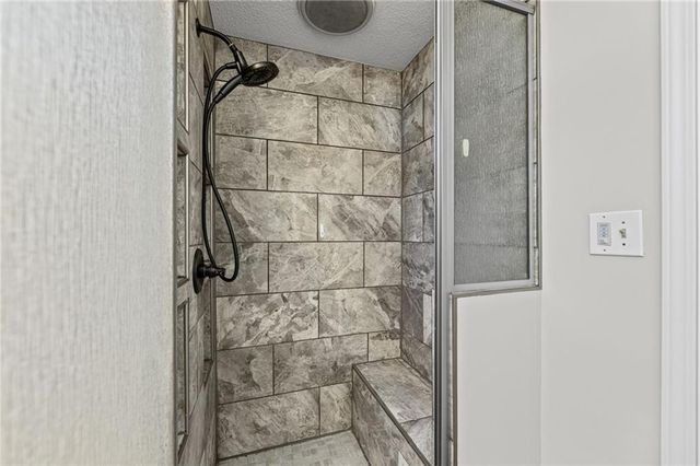 22003 W 47th Terrace, Shawnee, KS 66226