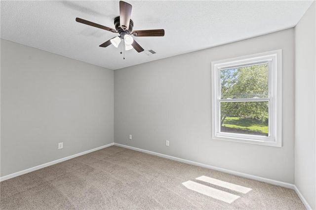 22003 W 47th Terrace, Shawnee, KS 66226